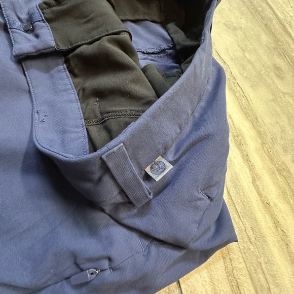 SOLD -Lululemon Stretch Nylon Classic-Tapered Golf Pant 31” - Picture 6 of 9